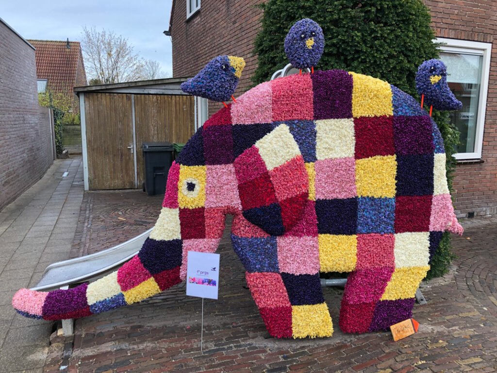 Blomsterskulptur i området omkring The Bloemencorso of the Bollenstreek